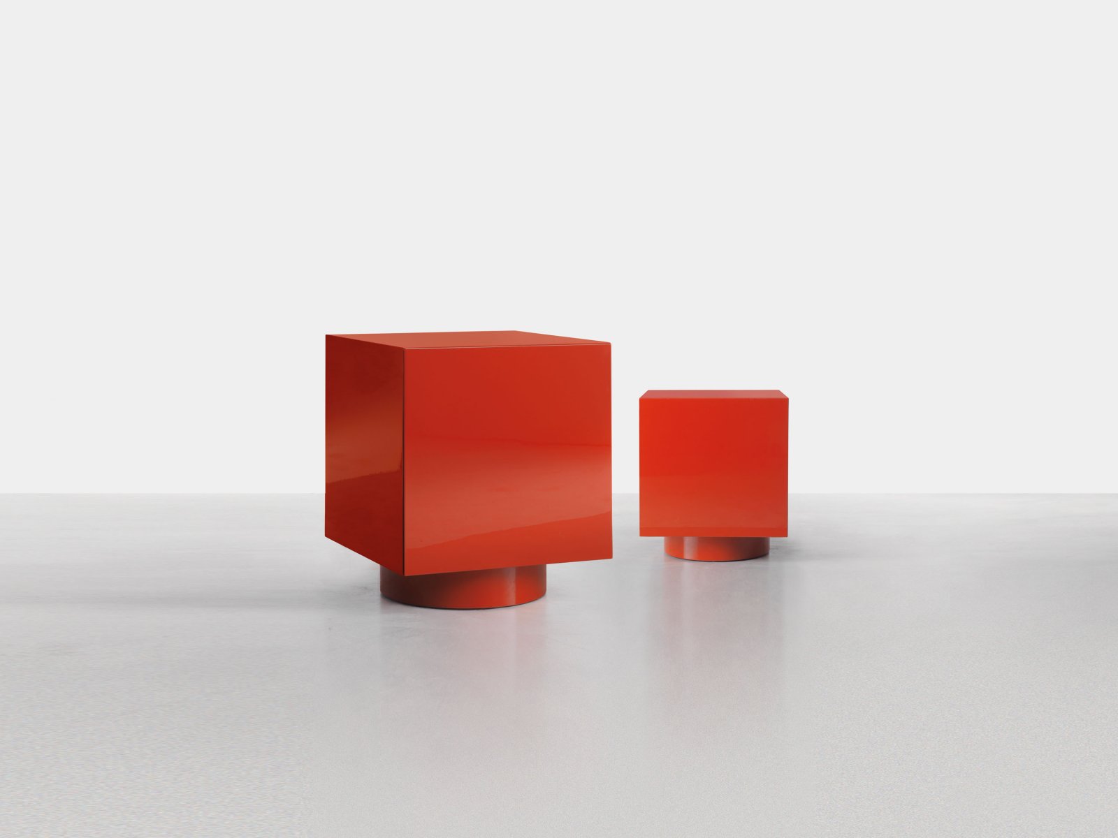 Rubik_side_table_coral_red.jpg