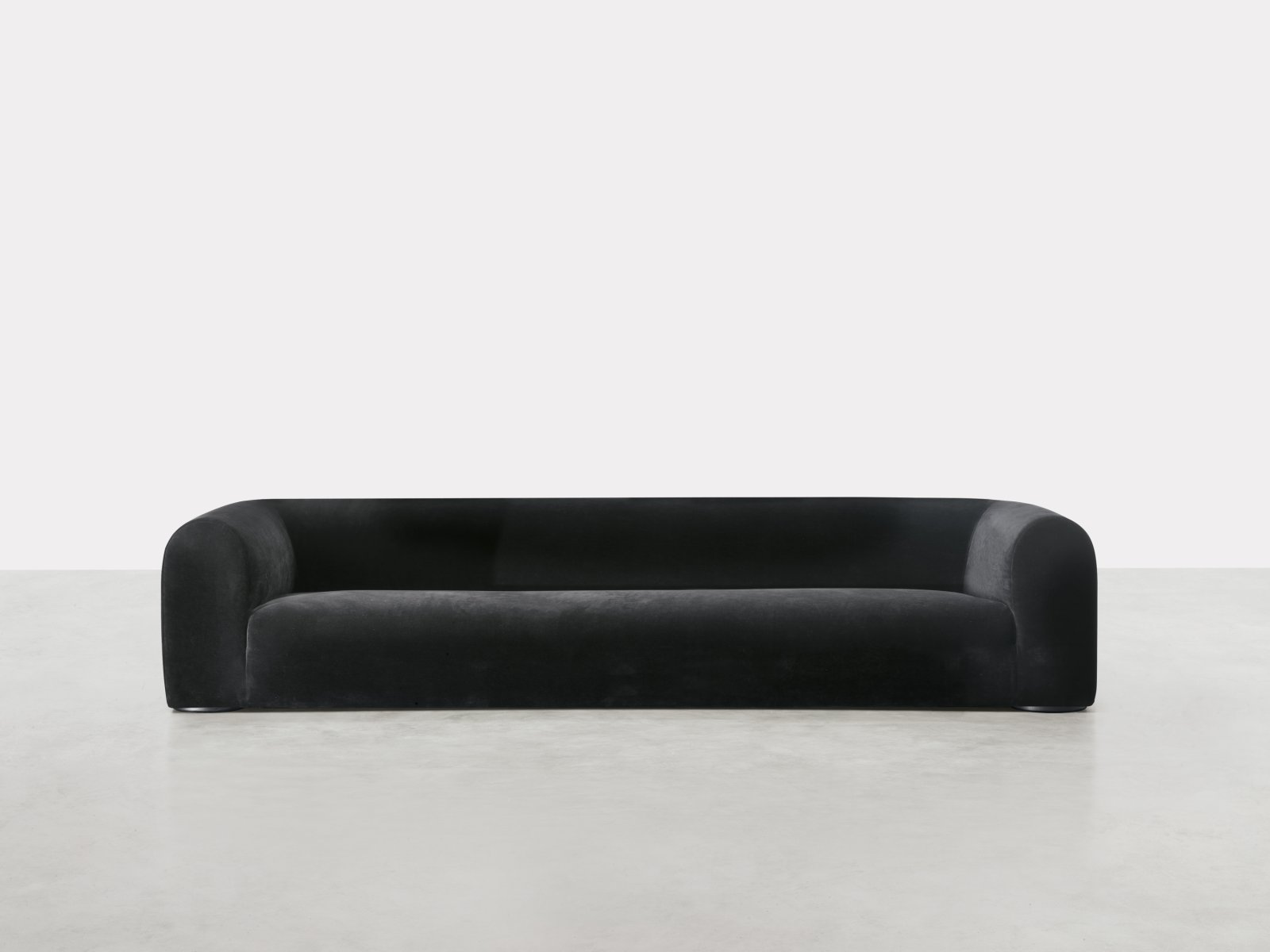 lambert_sofa_black_front2.jpg